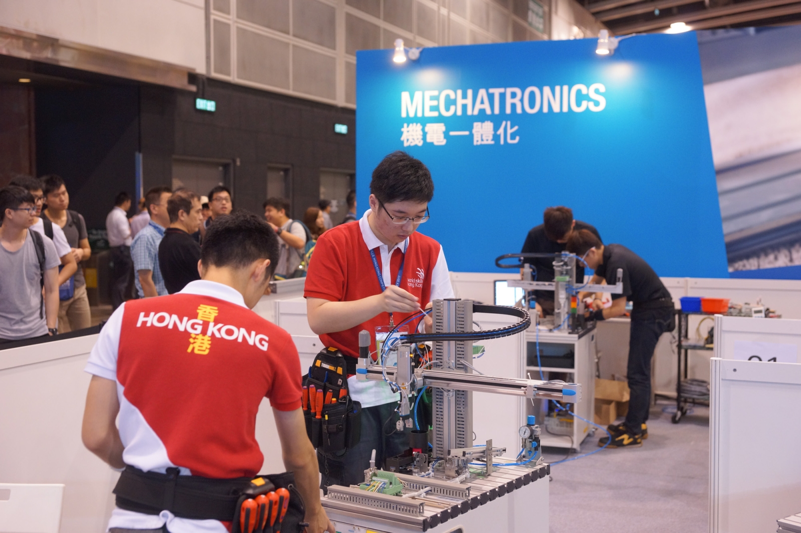Young competitors from a dozen countries/regions partook in the skills competitions in various trades such as beauty therapy, mechatronics