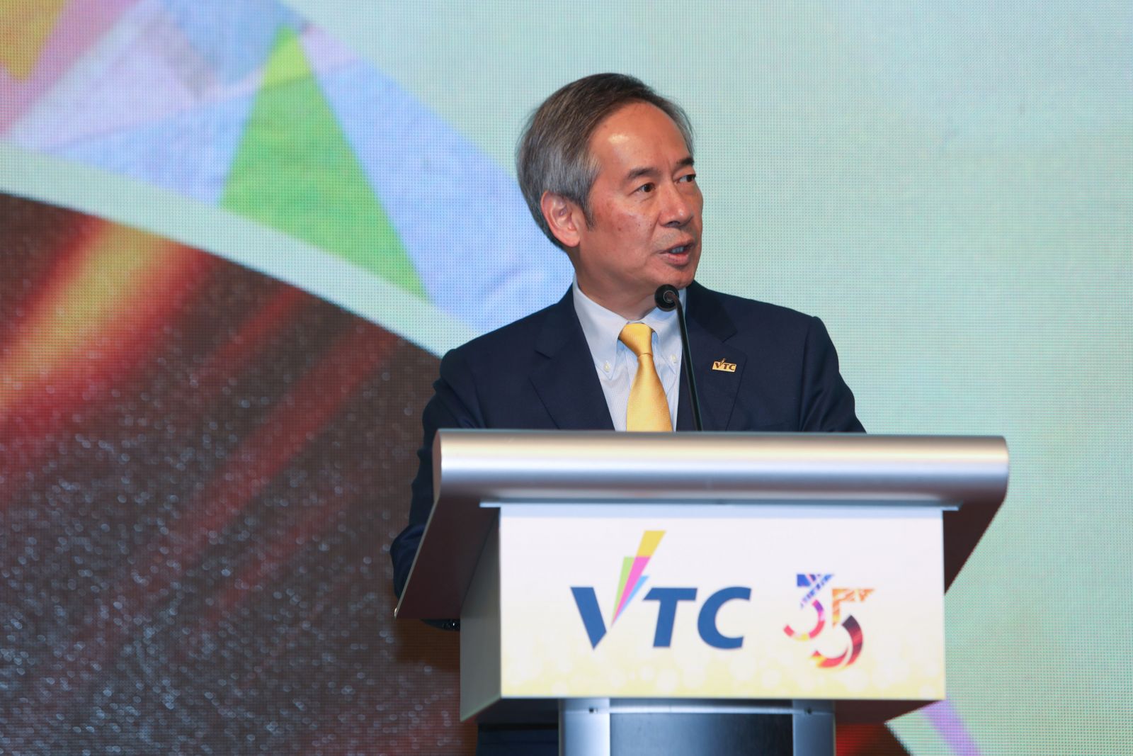 Addressing the audience, Dr Chen says VTC plays a crucial role in Hong Kong’s education system and makes positive impacts for the betterment of the community at large