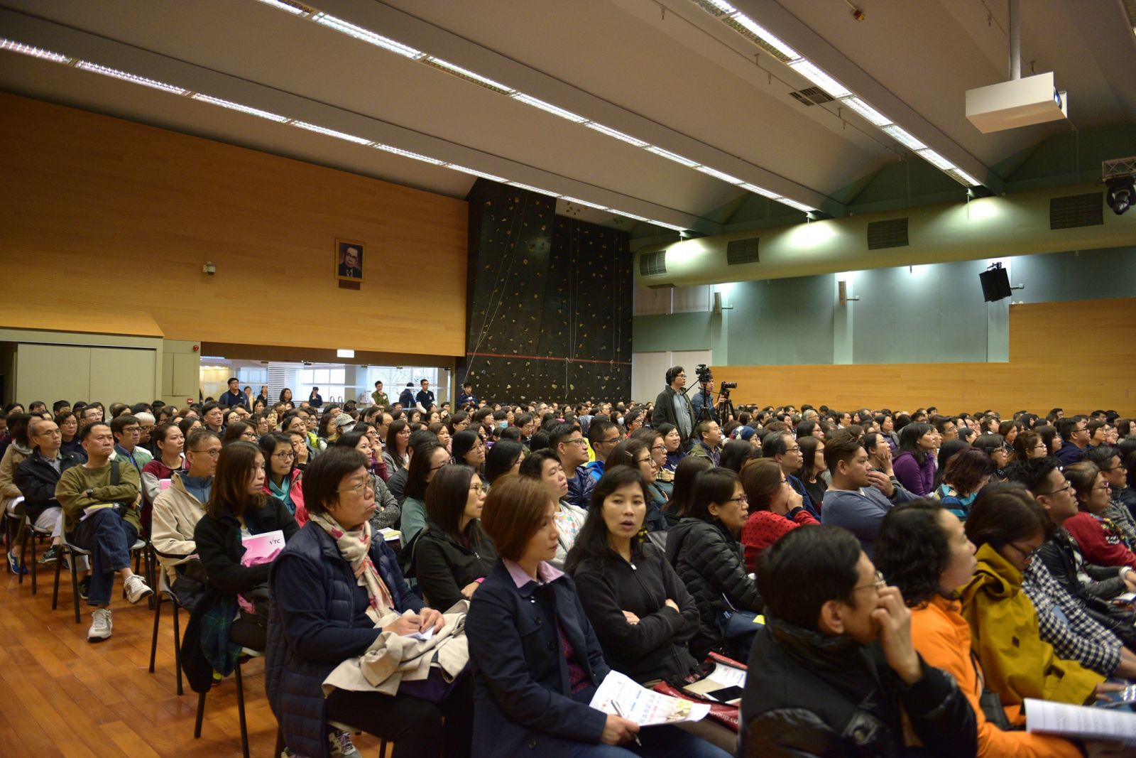 VTC與香港青年協會合辦家長講座,提供有關親子溝通,以及最新升學和職場情報,讓家長陪伴子女共同面對成長的挑戰