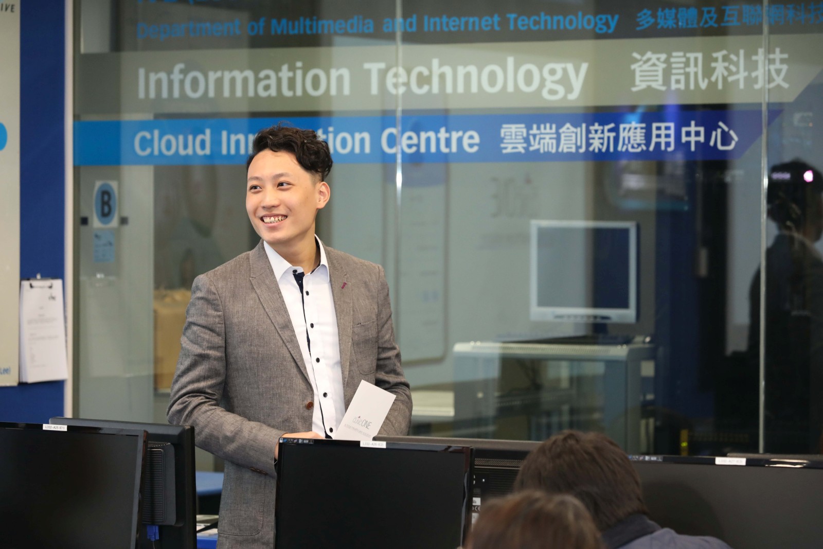 Speakers at this year’s Symposium and Workshop for DSE Graduates, co-hosted by VTC and HKFYG, will include young entrepreneur Ron TAM, an IVE graduate of a higher diploma programme in the Information Technology Discipline, who will talk about his start-up experiences and share the latest intelligence on the job market in the information technology sector, assisting current DSE candidates to plan their academic and career progression