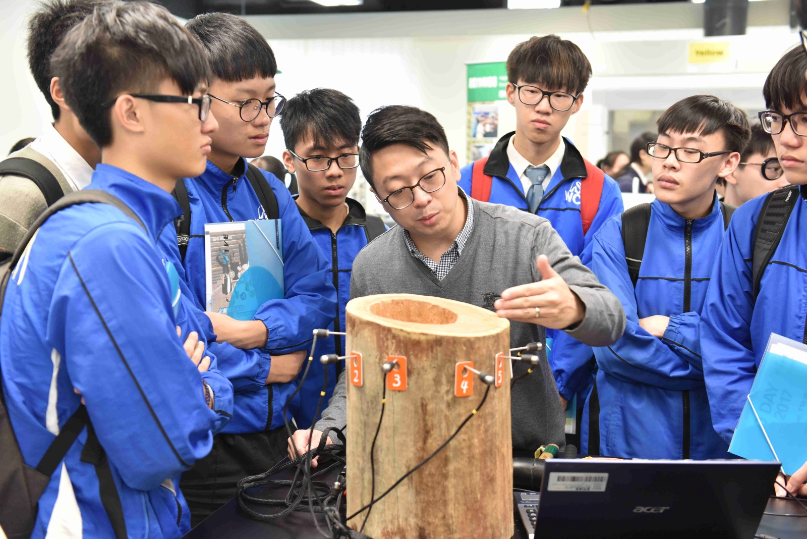 The IVE Applied Science Discipline will show the public how to test the health of a tree by using tomography equipment in IVE (Sha Tin)