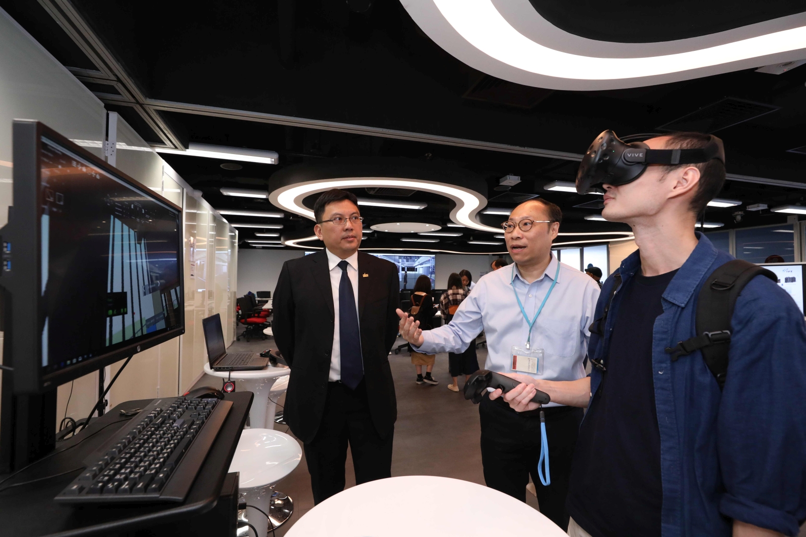 The VTC BIMiHub is furnished with advanced BIM software and fixtures incorporating the Augmented Reality (AR), Virtual Reality (VR) and Mixed Reality technologies that facilitate the application of BIM know how
