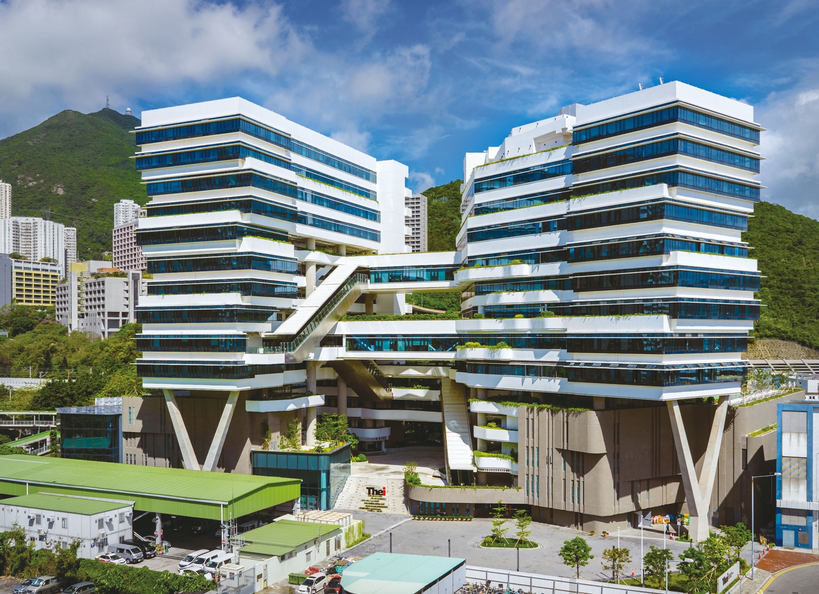 THEi柴灣新校舍的雙塔式及綠化校園設計,獲多項建築設計及綠色建築獎項