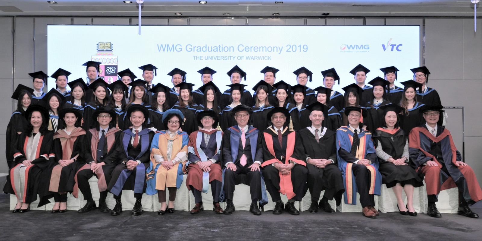來自香港及內地修畢WMG課程的畢業生獲頒授碩士學位、深造文憑及深造證書
