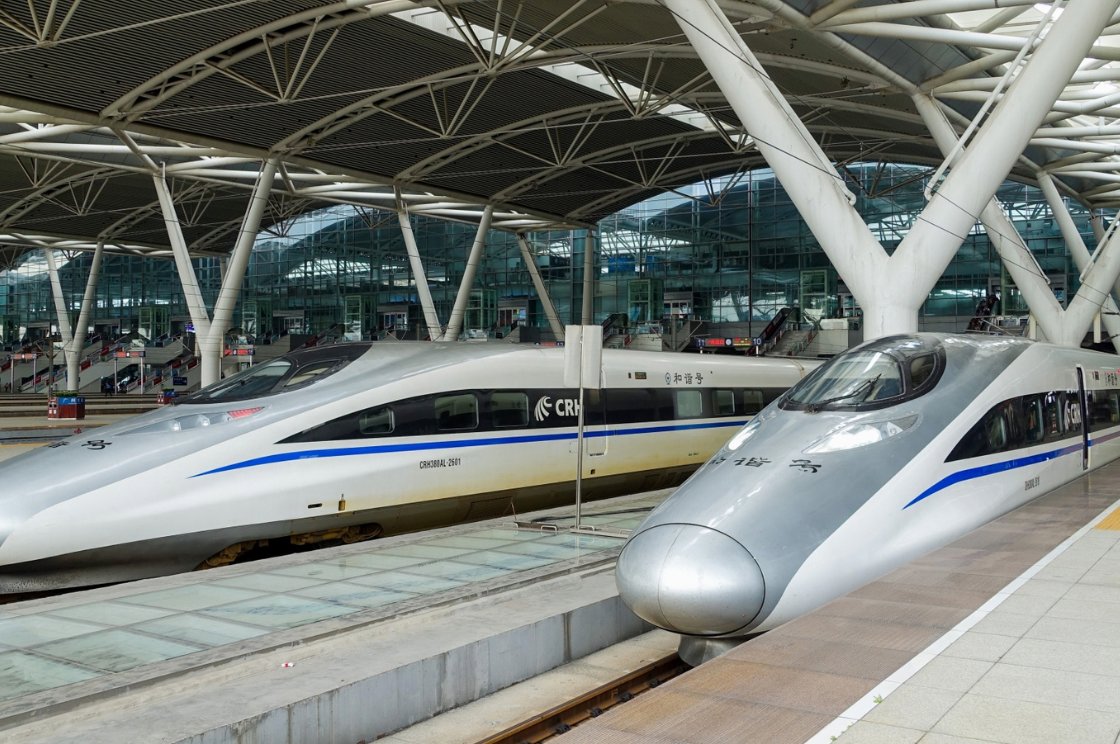 航空服务及运输学高级文凭 (授课语言：中文 (普通话))