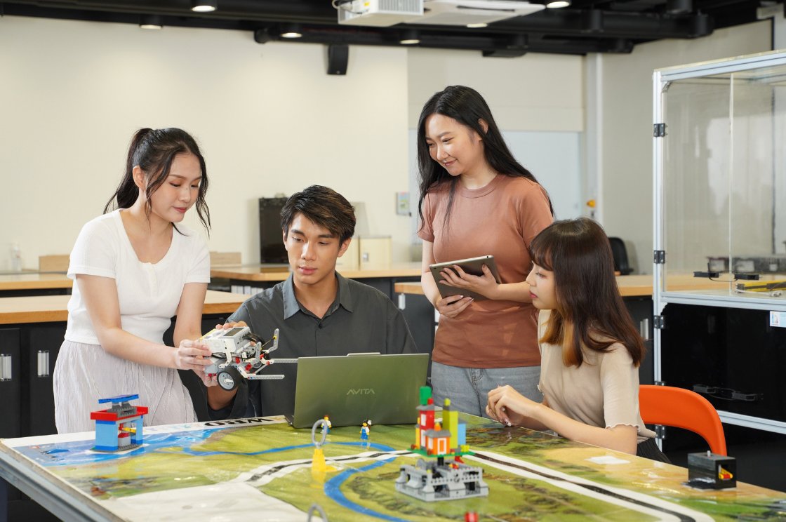 Diploma of Vocational Education (Electronic and Computer Engineering)