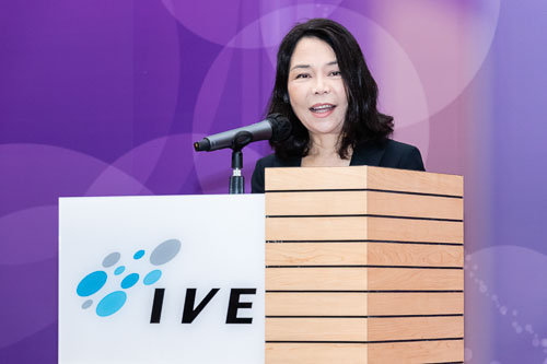 Mrs Vivian K. Cheung, Officiating Guest