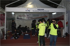 Booth001
