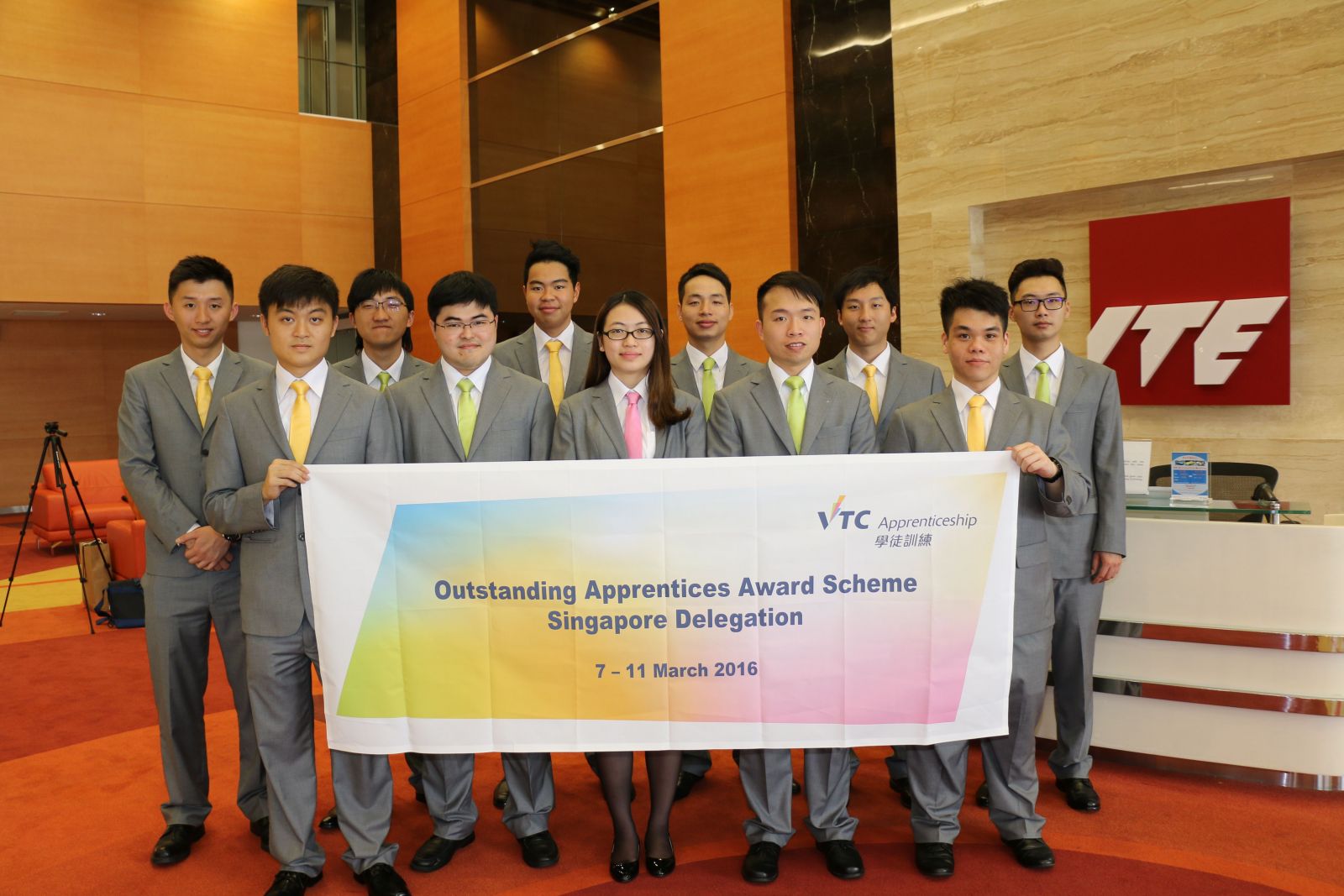 The apprentices were arranged to join an exchange tour to Singapore earlier and visited the Institute of Technical Education College Central to understand the latest development of apprenticeship training and education system of Singapore. They also visited a multinational conglomerate in consumer products