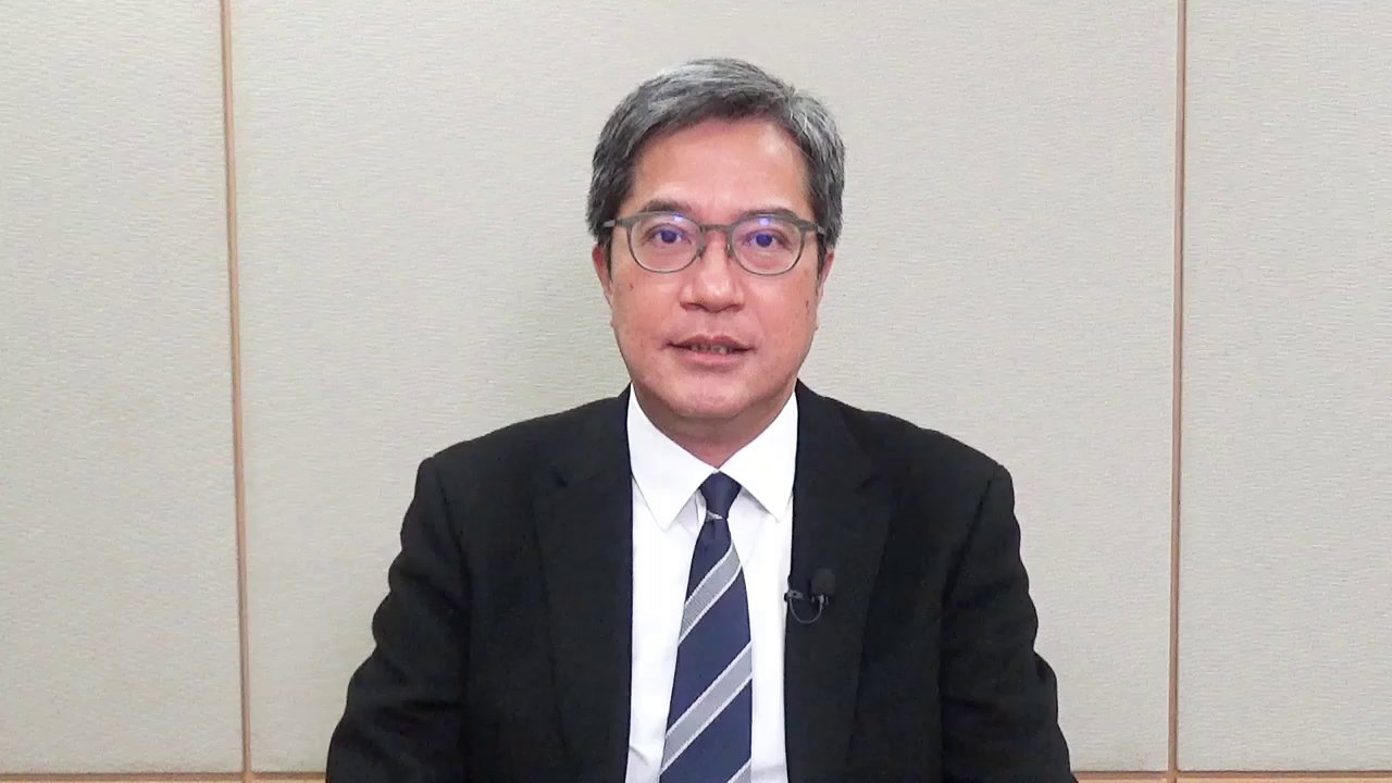 發展局局長黃偉綸先生為VTC畢業典禮預錄致辭,盼望畢業同學找到自己的興趣、與同學保持友誼,以及把握機會貢獻社會