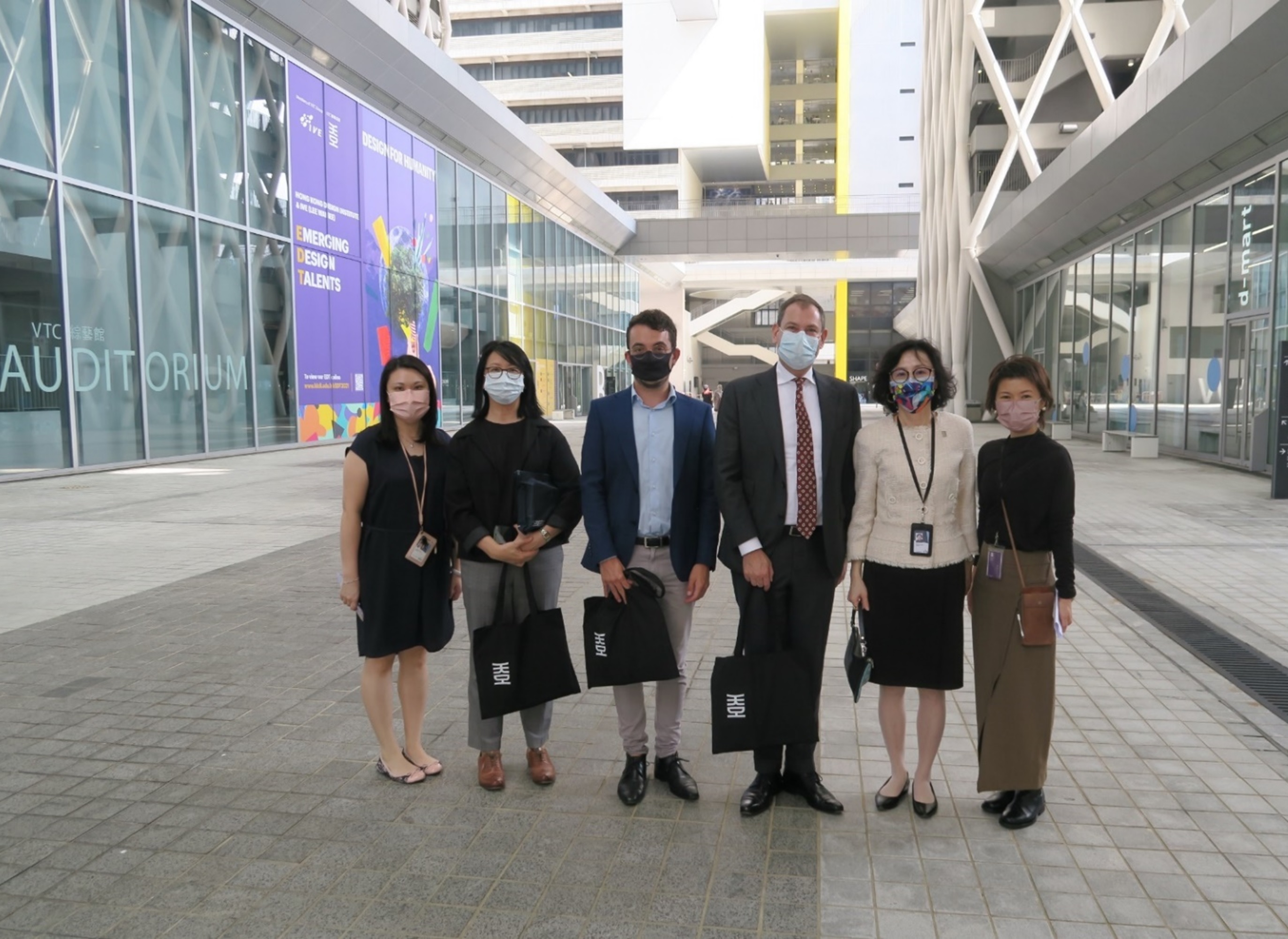 Visit by Consul General of the Kingdom of the Netherlands in Hong Kong