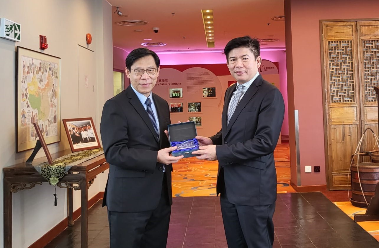 Visit by Consul General of Thailand in Hong Kong