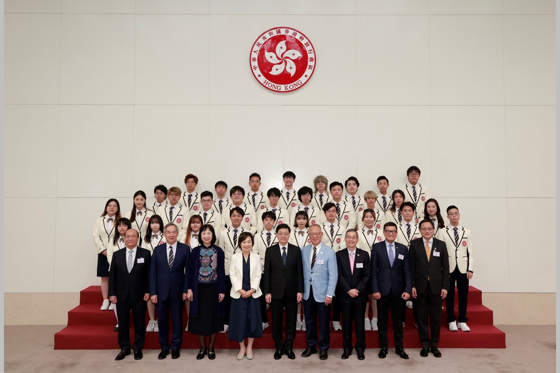 CE meets Team Hong Kong from WorldSkills Lyon 2024 to commend skilled young talents_Photo 2