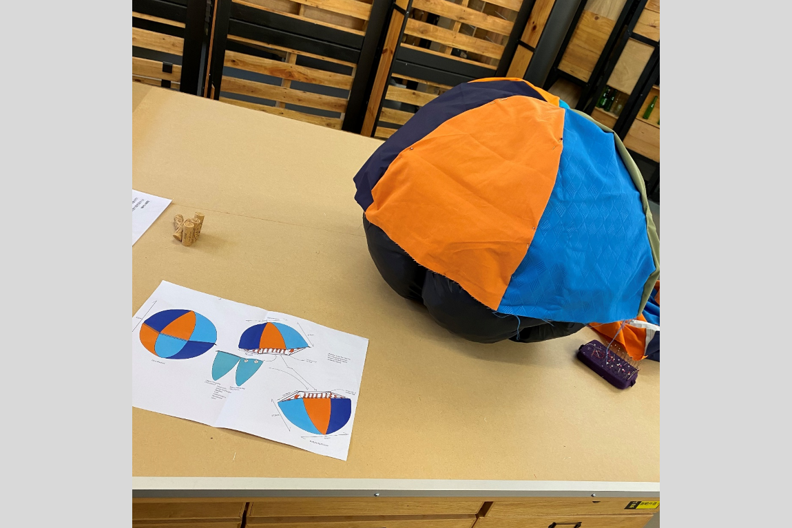 HKDI fabric experts upgraded old clothes into treasure Strengthening sensory training for people with special needs Image 5
