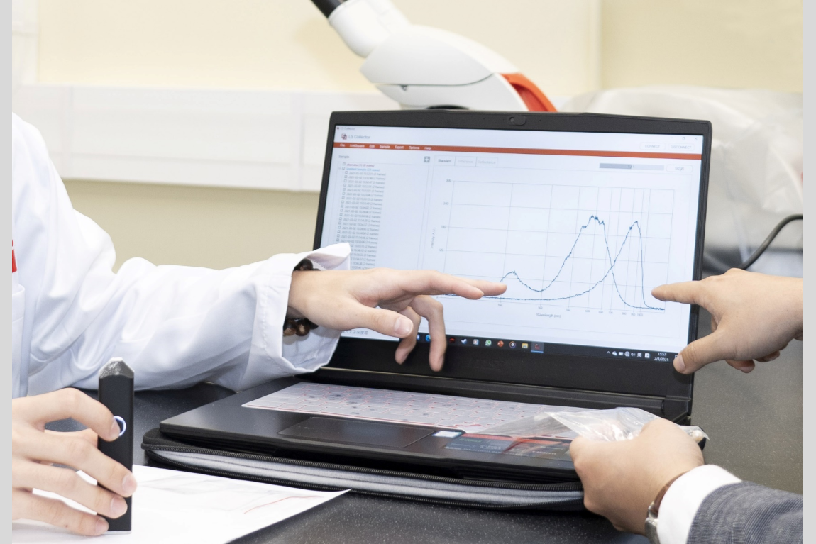 THEi teachers and students partner with industry for new technology applications serving the needs of Chinese medicine production and testing industry Image 3