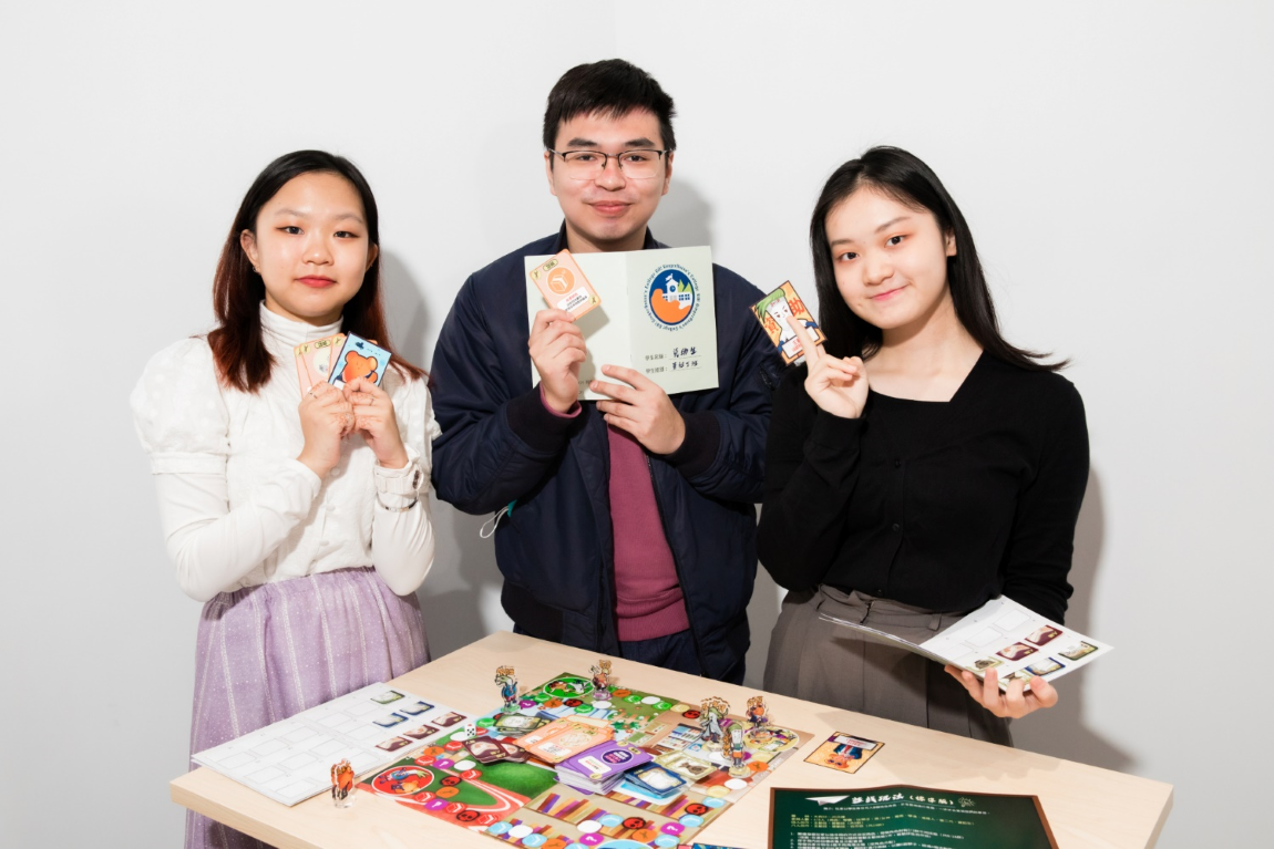 IVE-and-HKDI-graduates-design-a-board-game-to-disseminate-positive-message-during-the-pandemic_24Mar2022-01