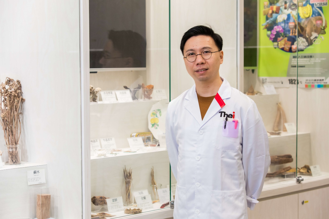 THEi student takes part in applied research of Chinese medicines to help develop smart medicine dispensary system Image 6