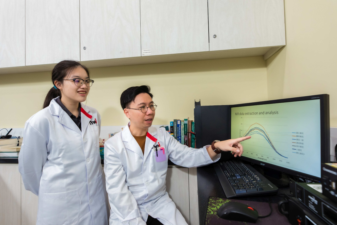 THEi student takes part in applied research of Chinese medicines to help develop smart medicine dispensary system Image 7
