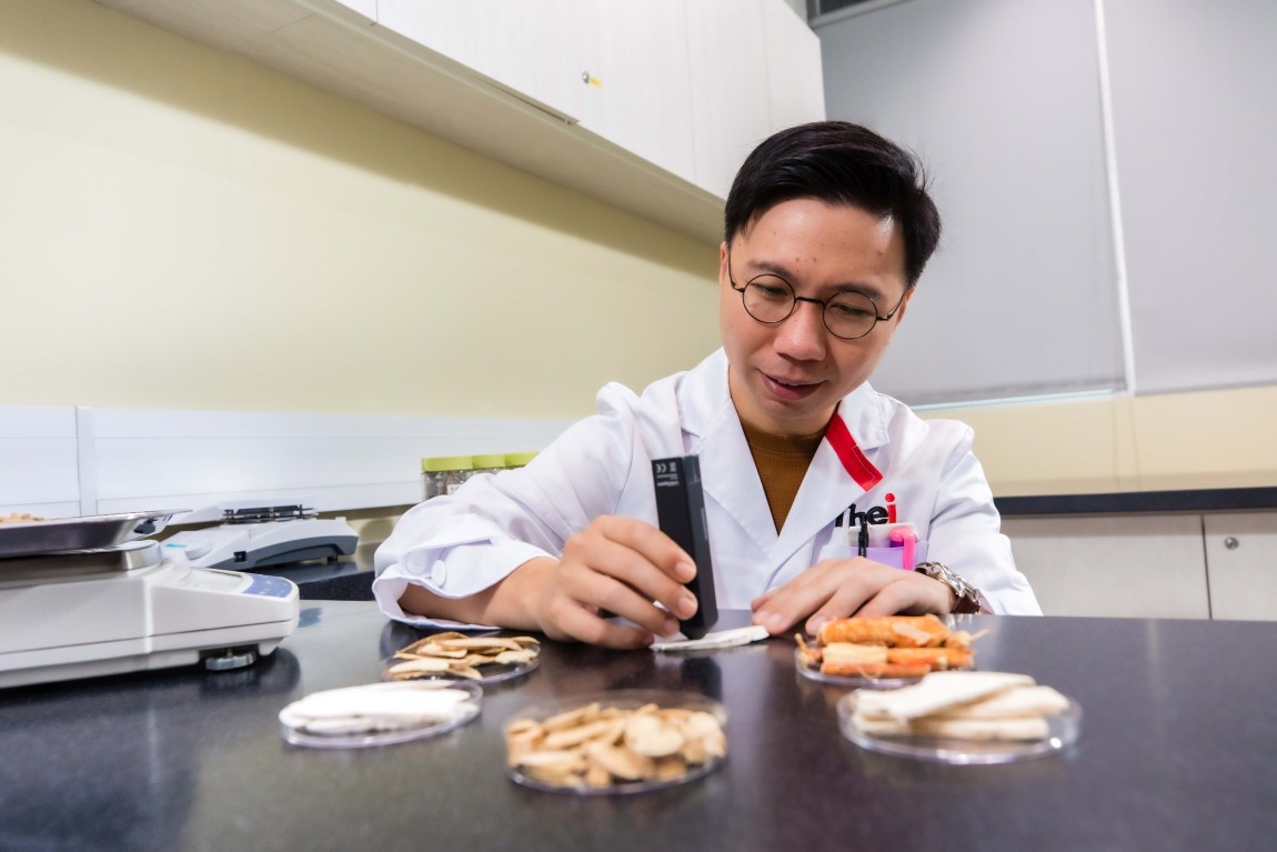 THEi student takes part in applied research of Chinese medicines to help develop smart medicine dispensary system Image 8
