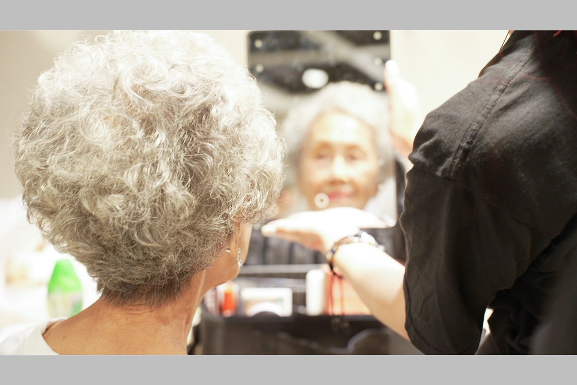 Youth-College-students-design-stylish-looks-for-the-silver-haired-to-hit-the-runway-at-Central-Market-promoting-inter-generation-integration_12-Sep-2023-05