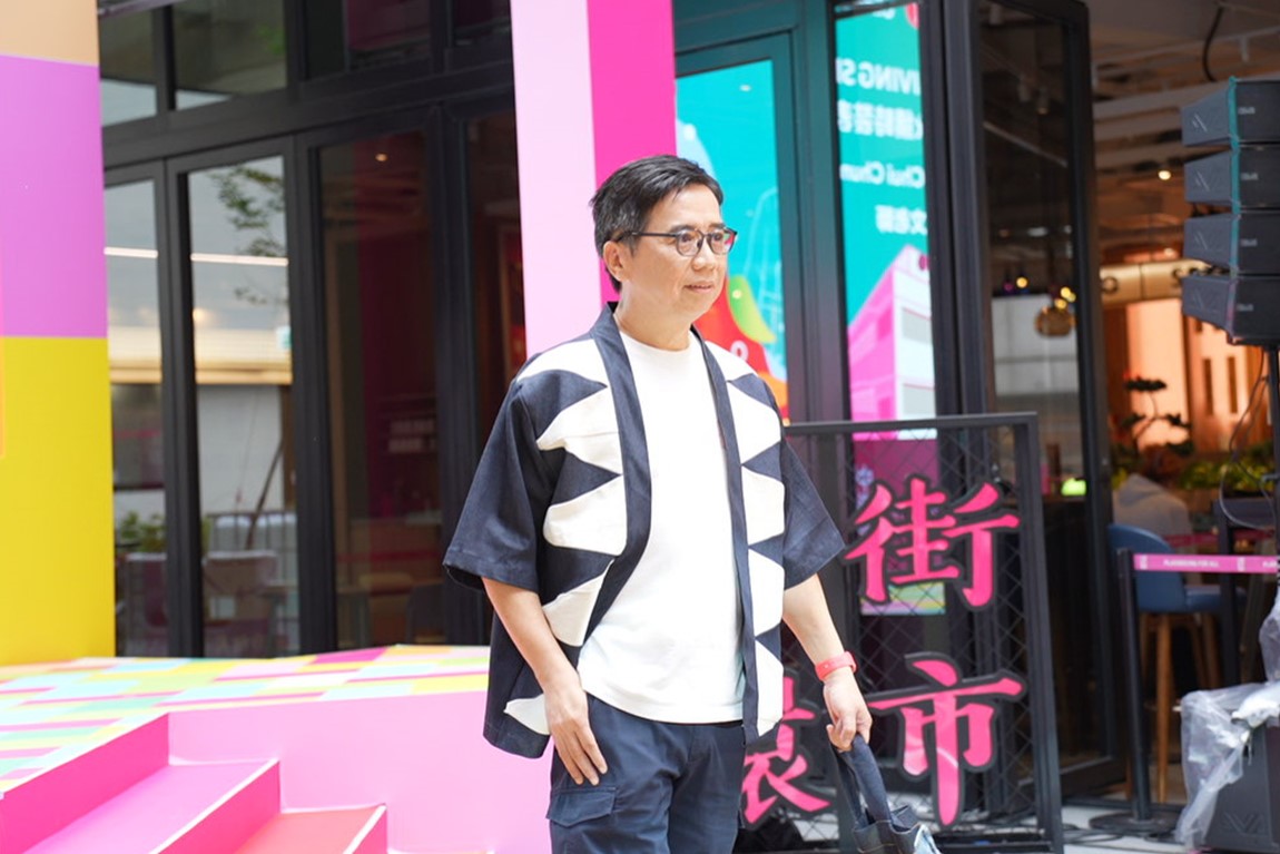 Youth-College-students-design-stylish-looks-for-the-silver-haired-to-hit-the-runway-at-Central-Market-promoting-inter-generation-integration_12-Sep-2023-07