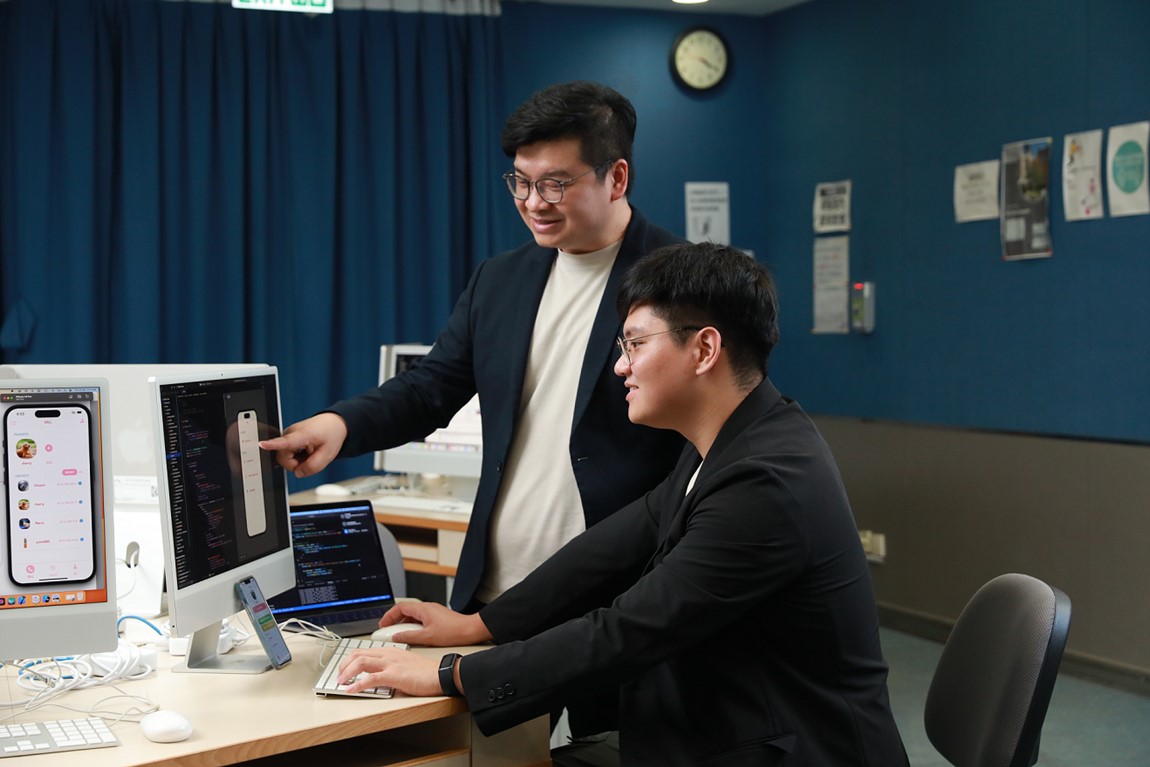 Inspired by Mothers experience HKIITs team Develop AR Video Call Programme Dokodemo Call to Guide Elderly to Use Electronic Devices Image 7