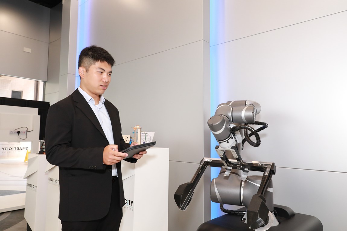 VTC graduates promising prospects for further studies and mmployment with competitive salaries demonstrates the diverse development provided by VPET Image 10