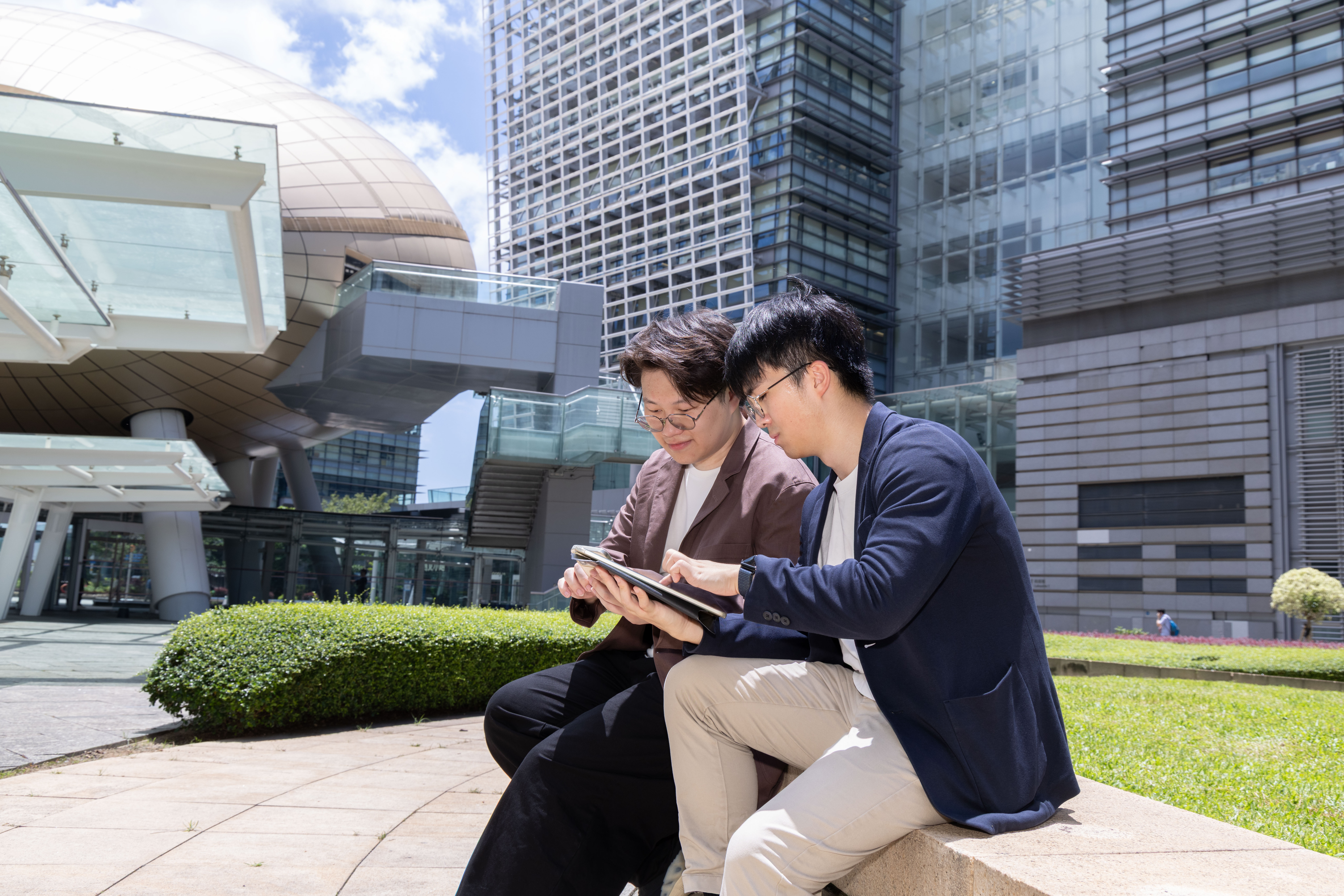 Tech Startup Co-Founded by VTC IT Graduates Launches AR and AI-Powered Hiking App photo 7